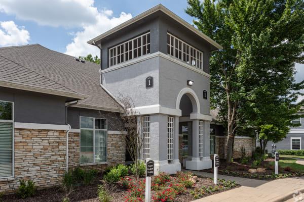 Stoneleigh Centerton Apartments property